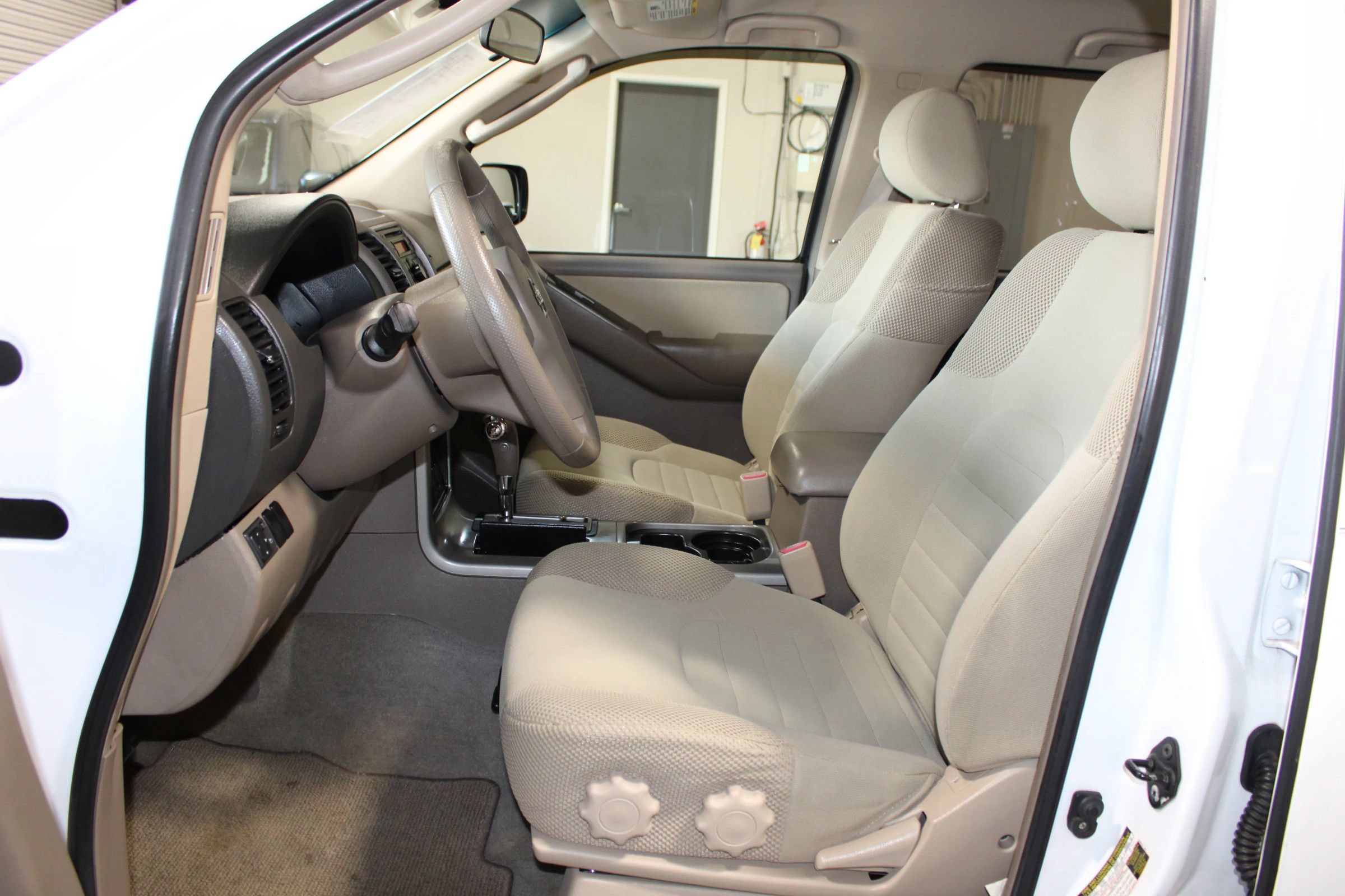 Used 2008 Nissan Pathfinder S RWD image 10