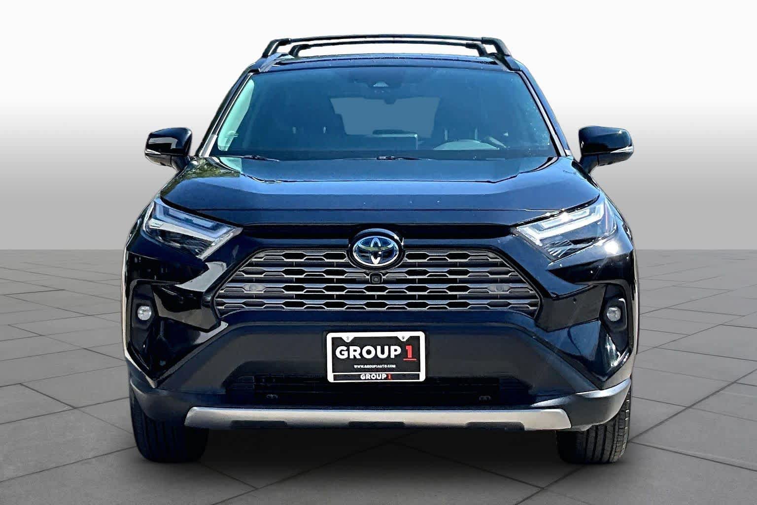 Used 2023 Toyota RAV4 Limited AWD/4WD image 4
