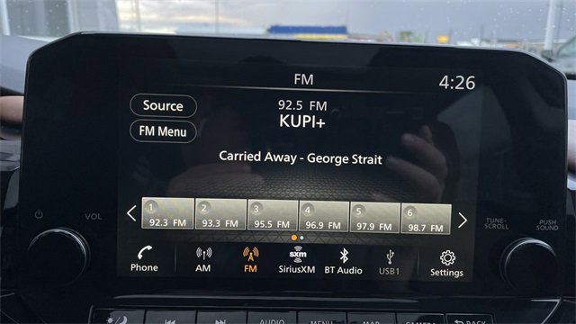 Used 2025 Nissan Pathfinder Platinum image 16