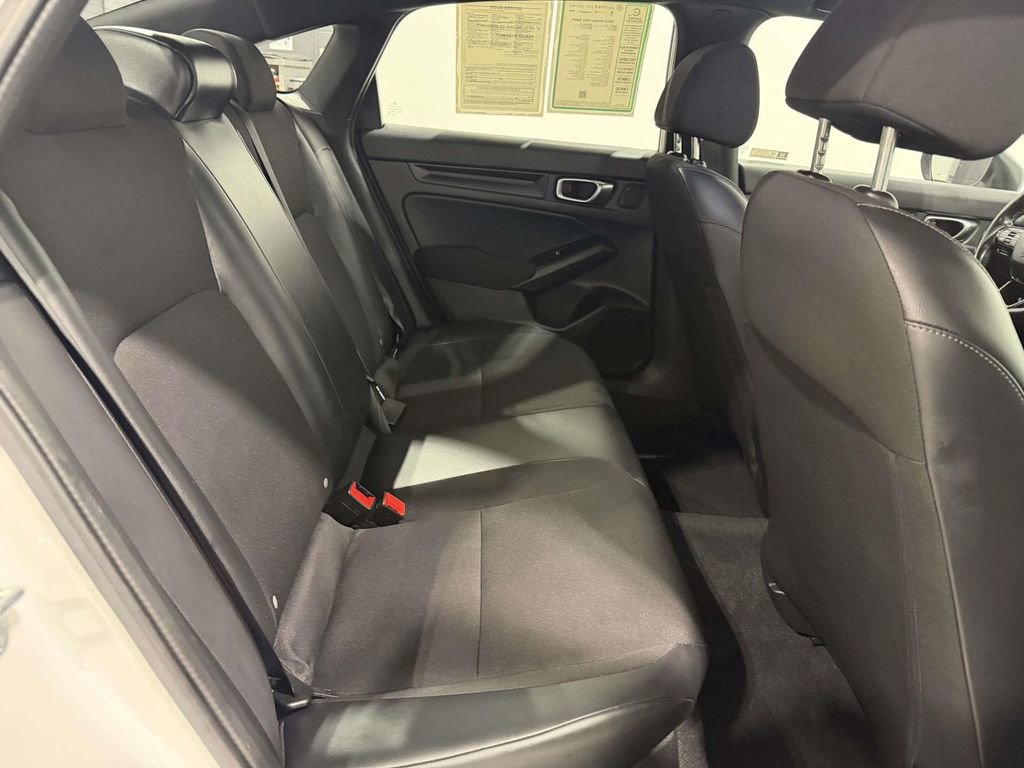 Used 2023 Honda Civic Sport image 9