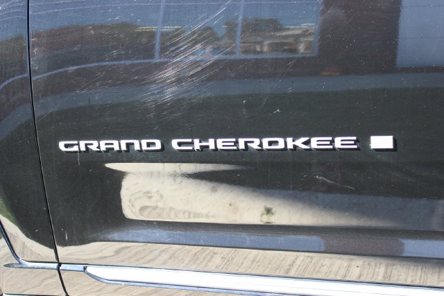 Used 2024 Jeep Grand Cherokee Summit AWD/4WD image 33