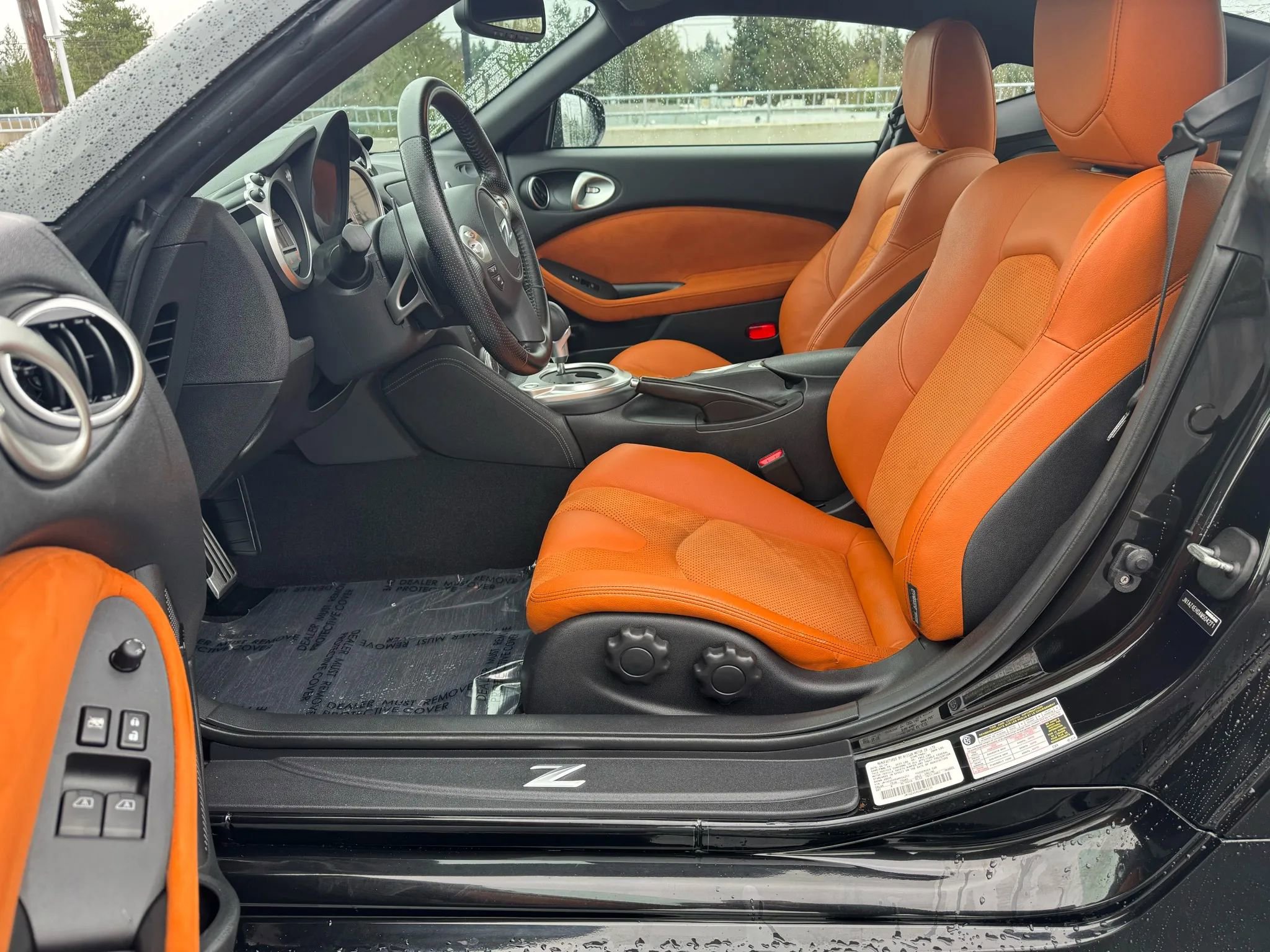 Used 2010 Nissan 370Z Touring image 23