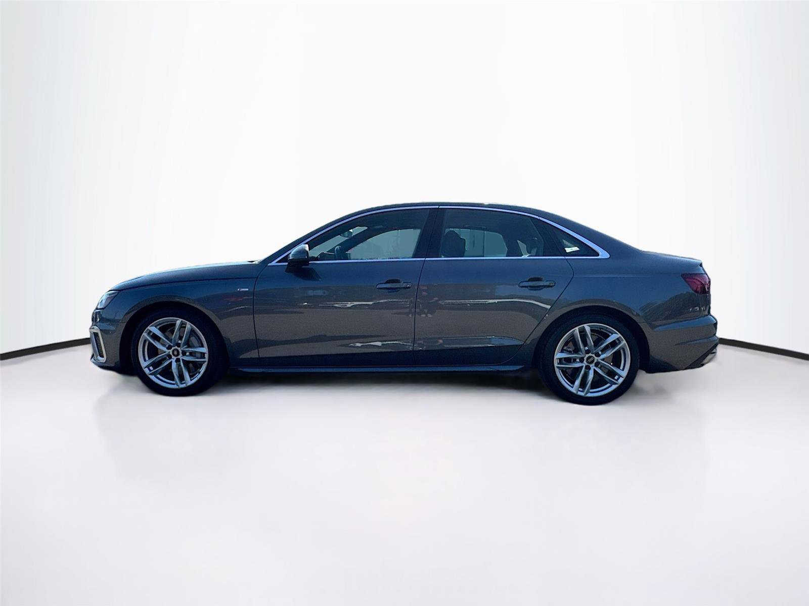 Used 2022 Audi A4 2.0T Premium Plus image 4
