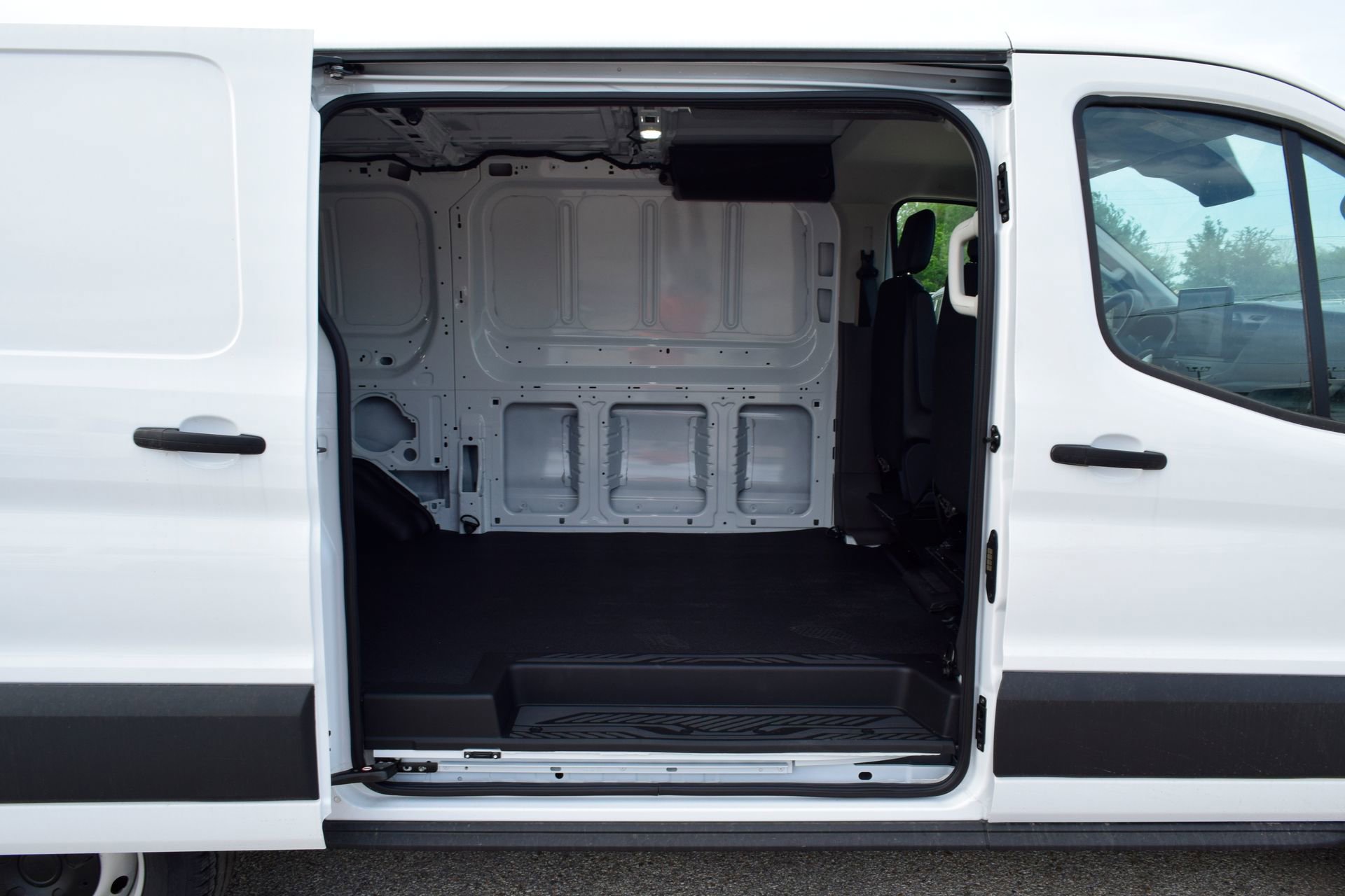 New 2026 Ford Transit 150 Low Roof RWD image 21