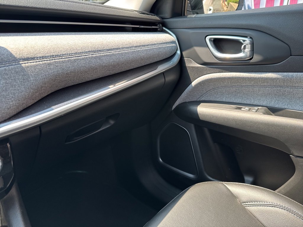 Used 2022 Jeep Compass Latitude image 41