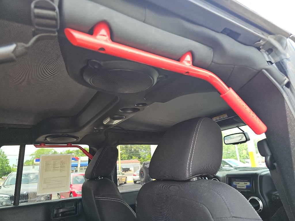 Used 2014 Jeep Wrangler Unlimited Rubicon w/ Connectivity Group image 49