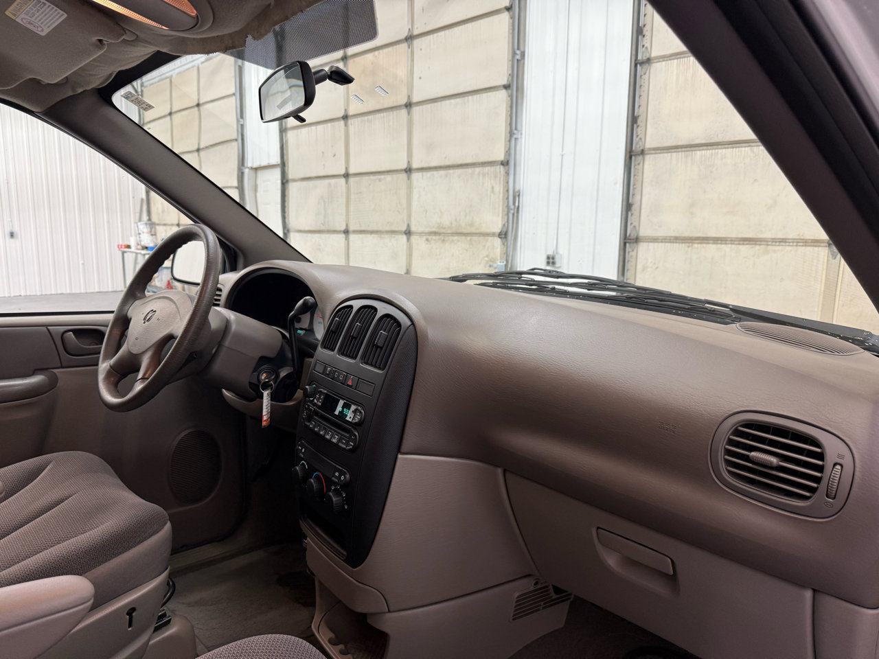 Used 2002 Dodge Caravan SE image 68