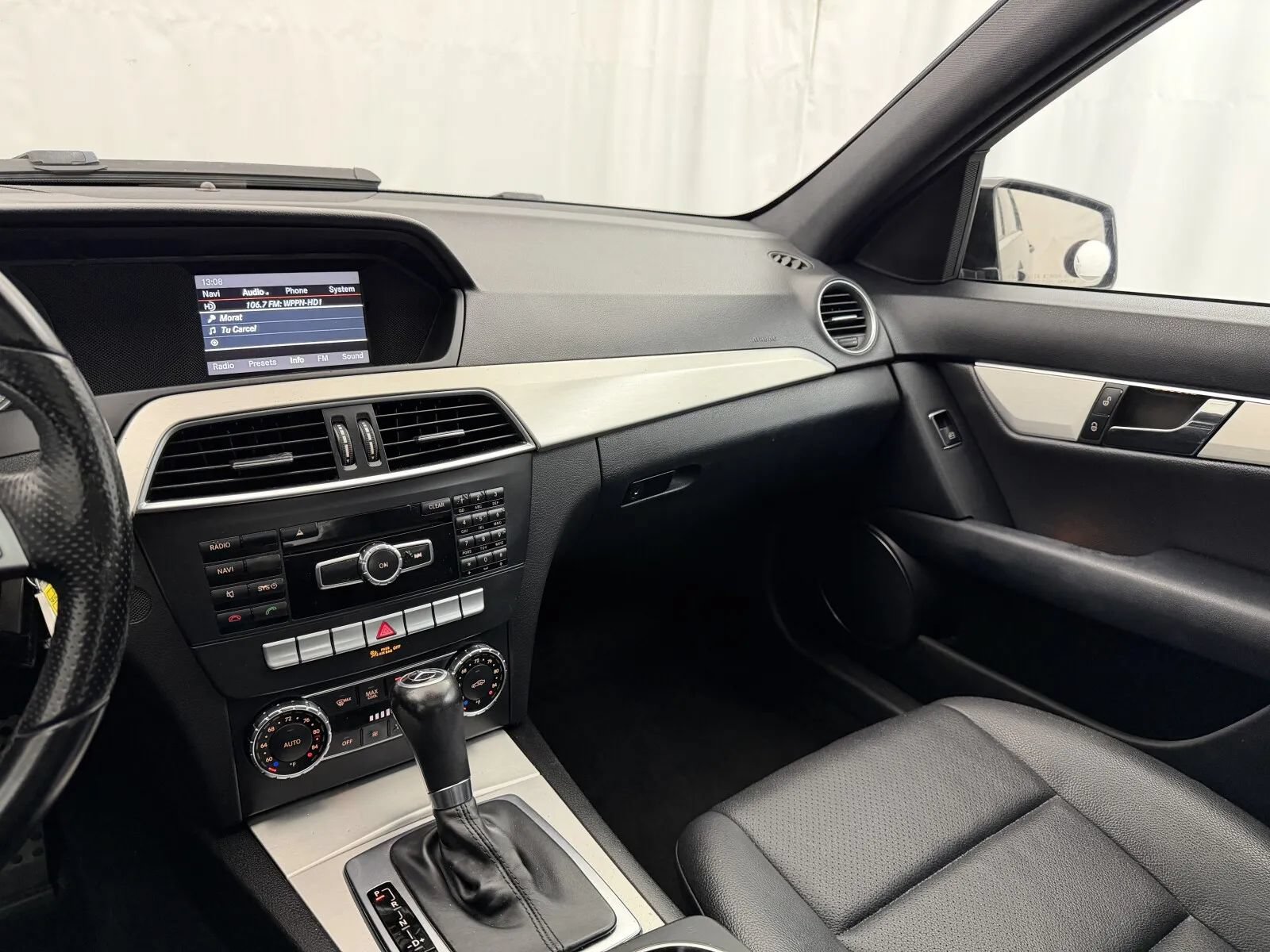Used 2013 Mercedes-Benz C 250 Sedan image 16