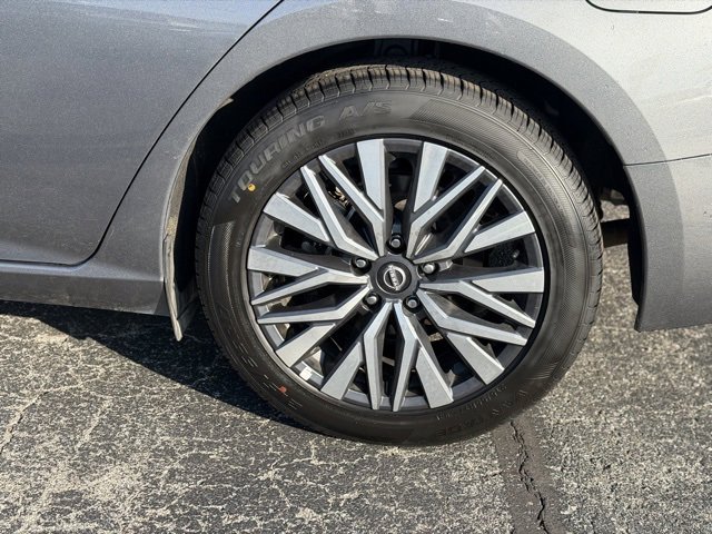 Used 2025 Nissan Altima 2.5 SV image 6