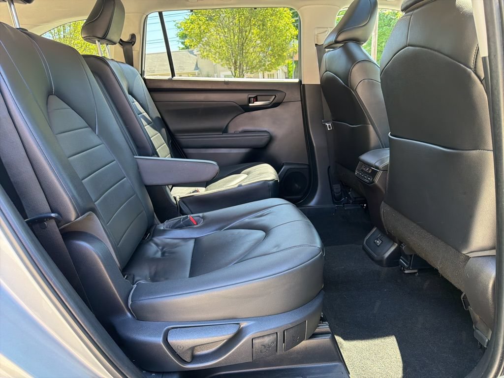 Used 2023 Toyota Highlander XLE w/ Protection Package #3 (TMS) AWD/4WD image 26
