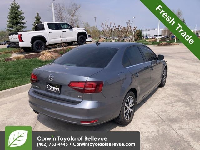 Used 2017 Volkswagen Jetta SE video 3