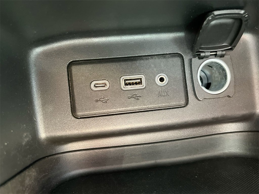 Used 2020 Chevrolet Equinox LS image 23