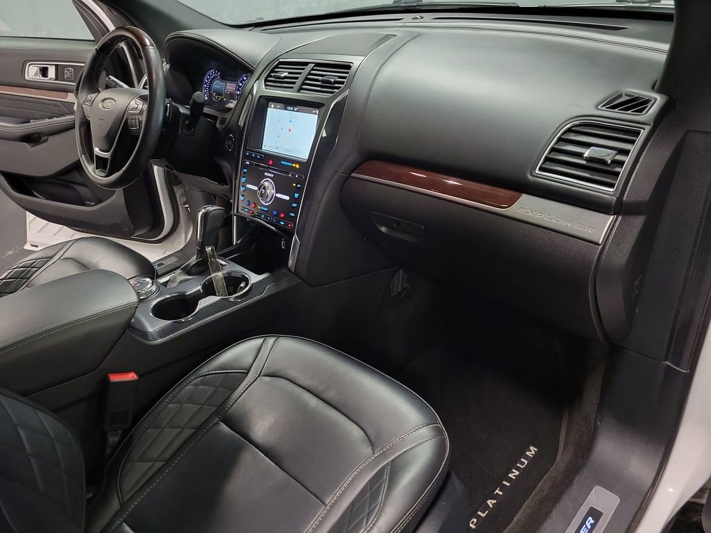 Used 2018 Ford Explorer Platinum AWD/4WD image 27