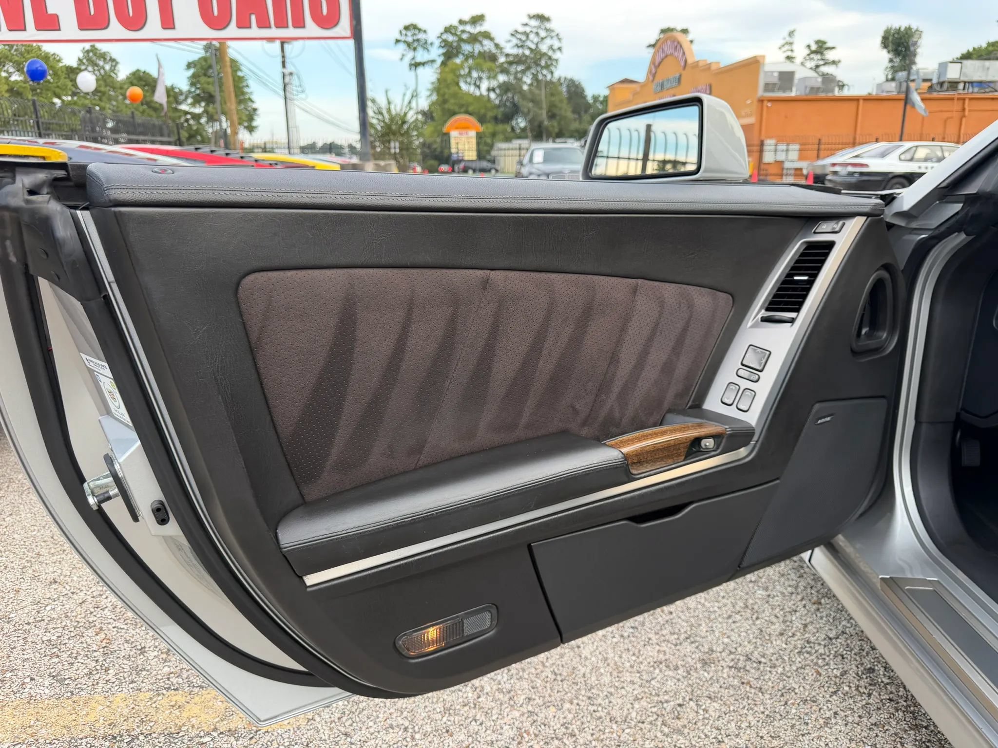 Used 2007 Cadillac XLR V RWD image 17
