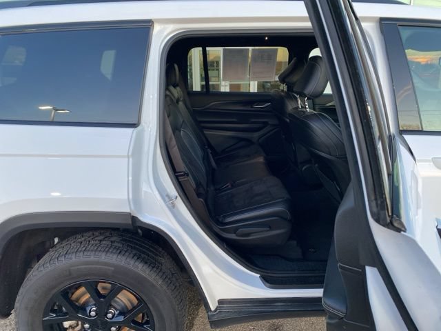 Used 2024 Jeep Grand Cherokee L Laredo AWD/4WD image 30