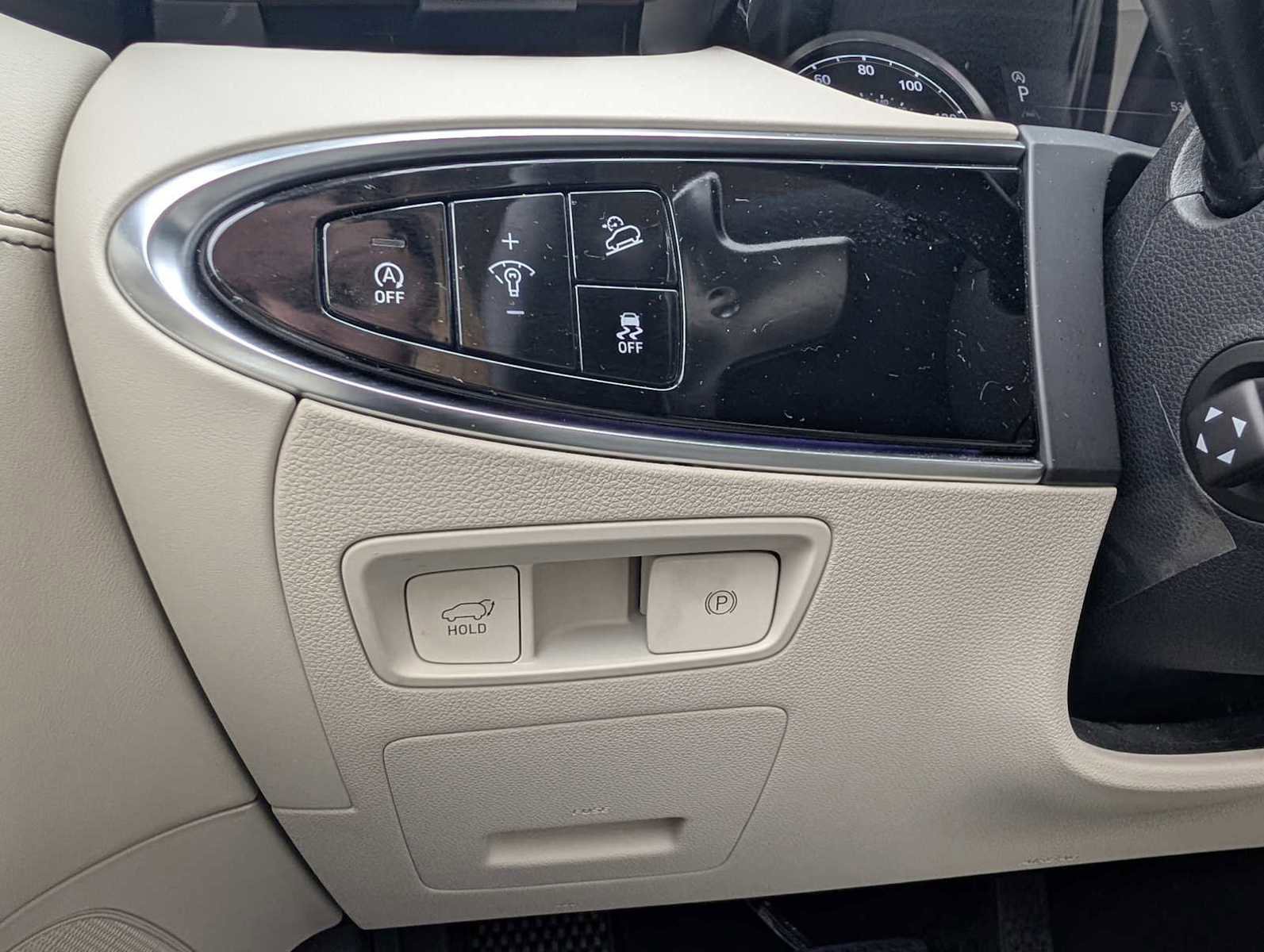 Used 2022 Genesis GV70 2.5T w/ Advanced Package image 12