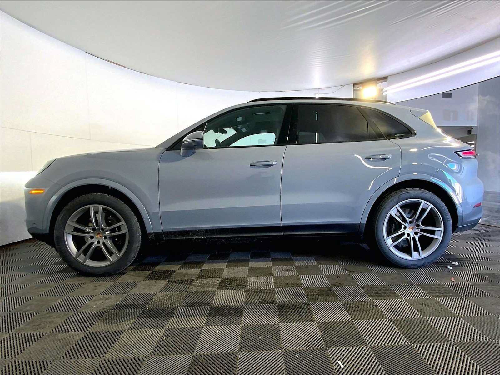 New 2026 Porsche Cayenne video 2