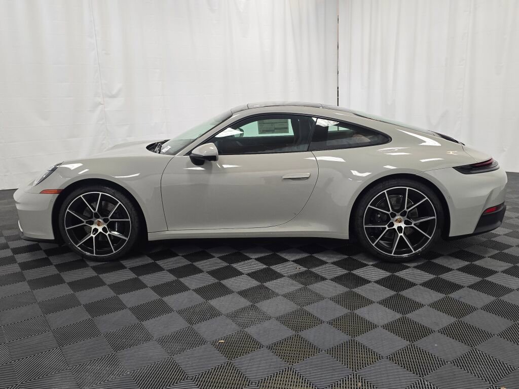 New 2026 Porsche 911 Carrera image 2