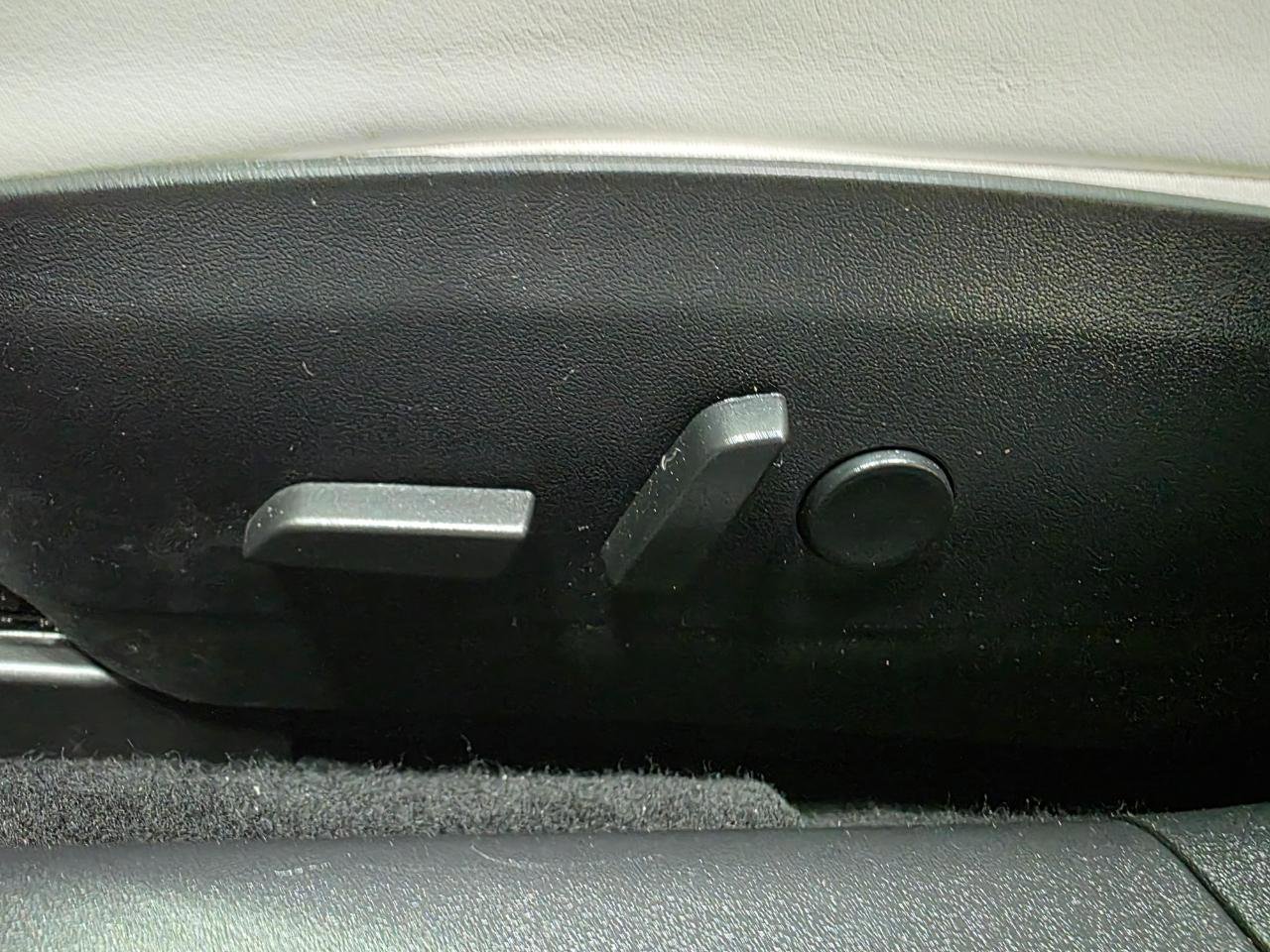 Used 2019 Tesla Model 3 Standard Range Plus image 17