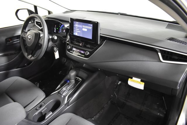 Used 2026 Toyota Corolla LE FWD image 32