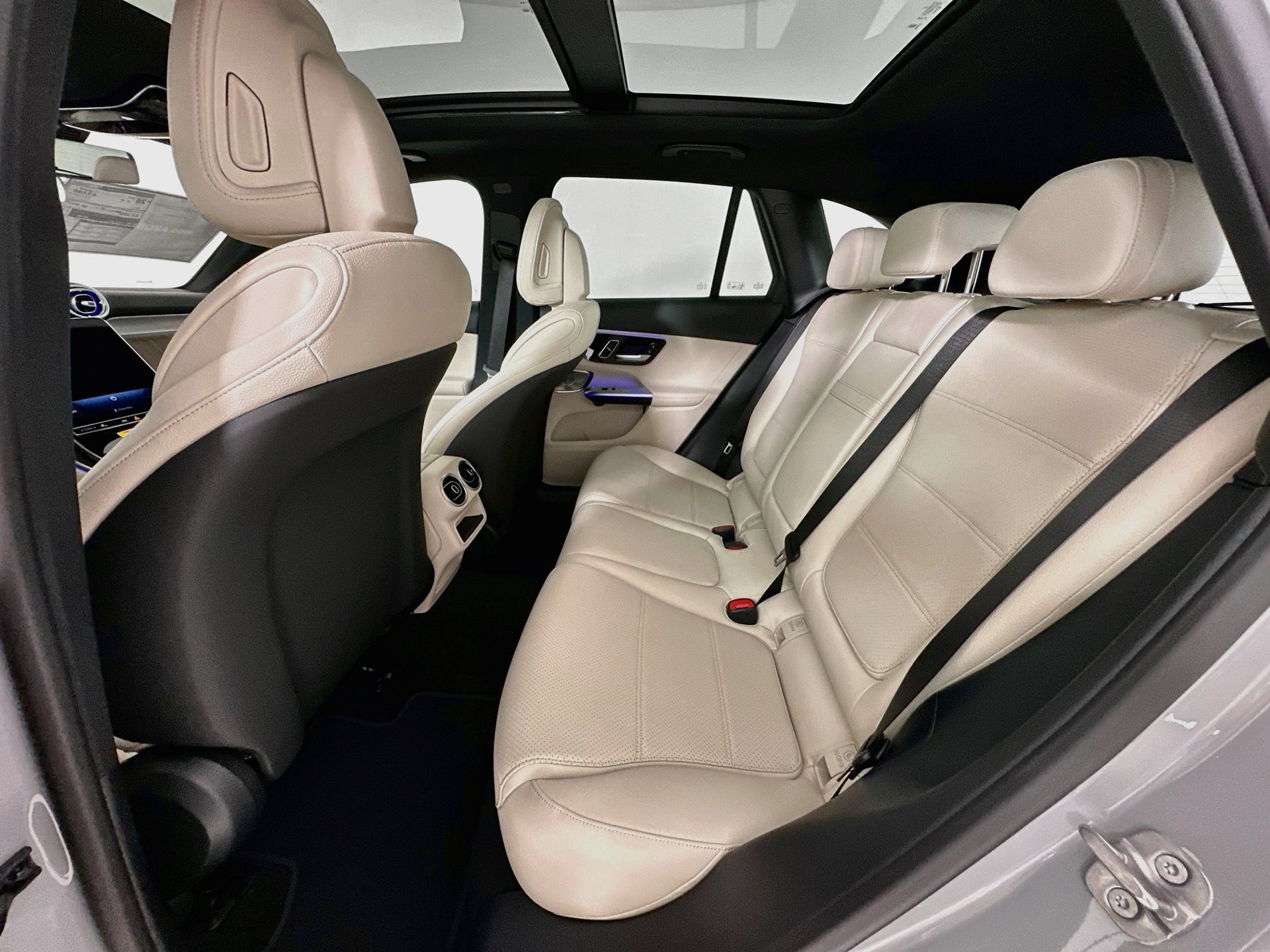 New 2027 Mercedes-Benz GLC 300 4MATIC image 27