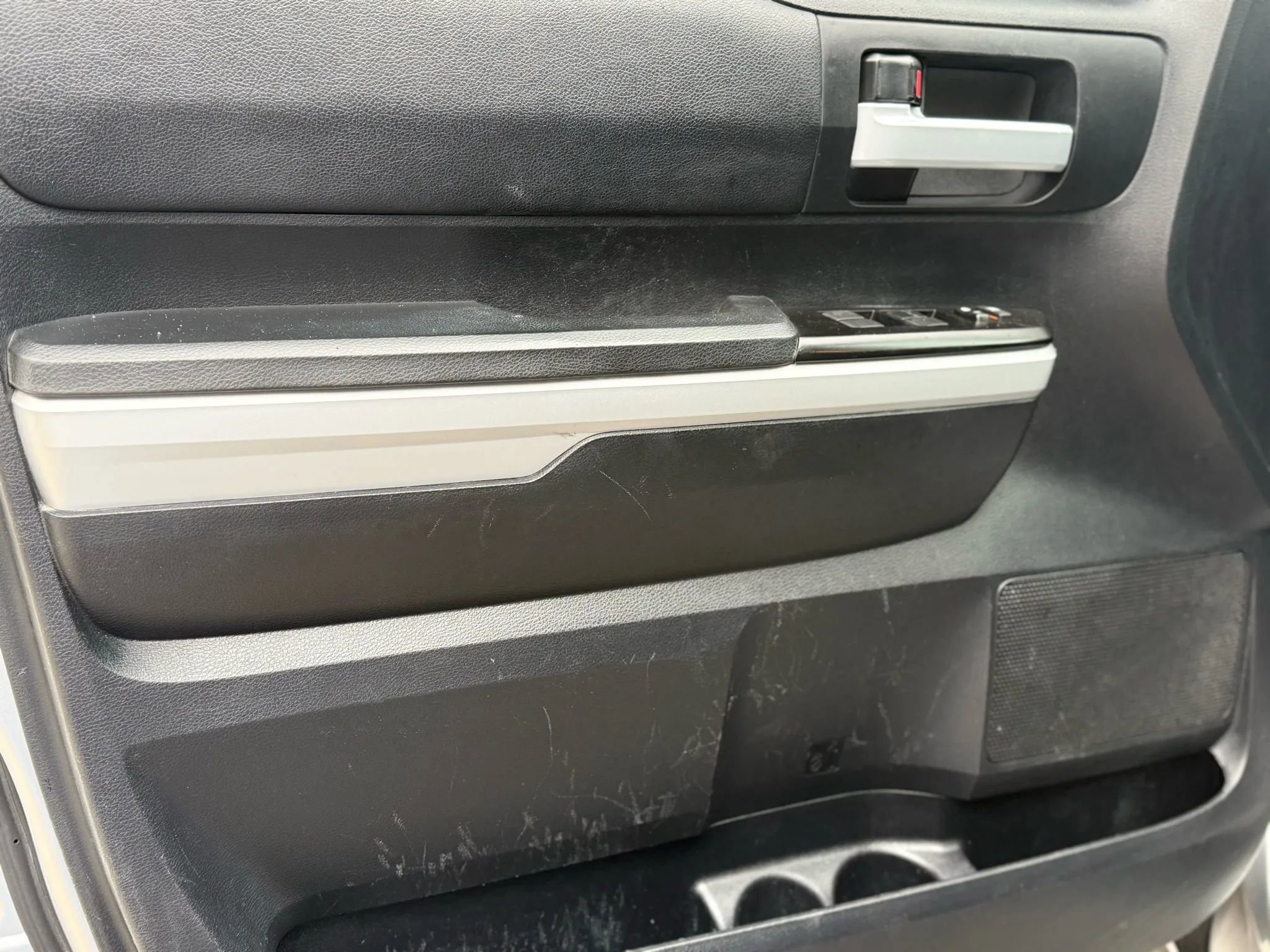 Used 2018 Toyota Tundra SR5 w/ SR5 Upgrade Package image 21