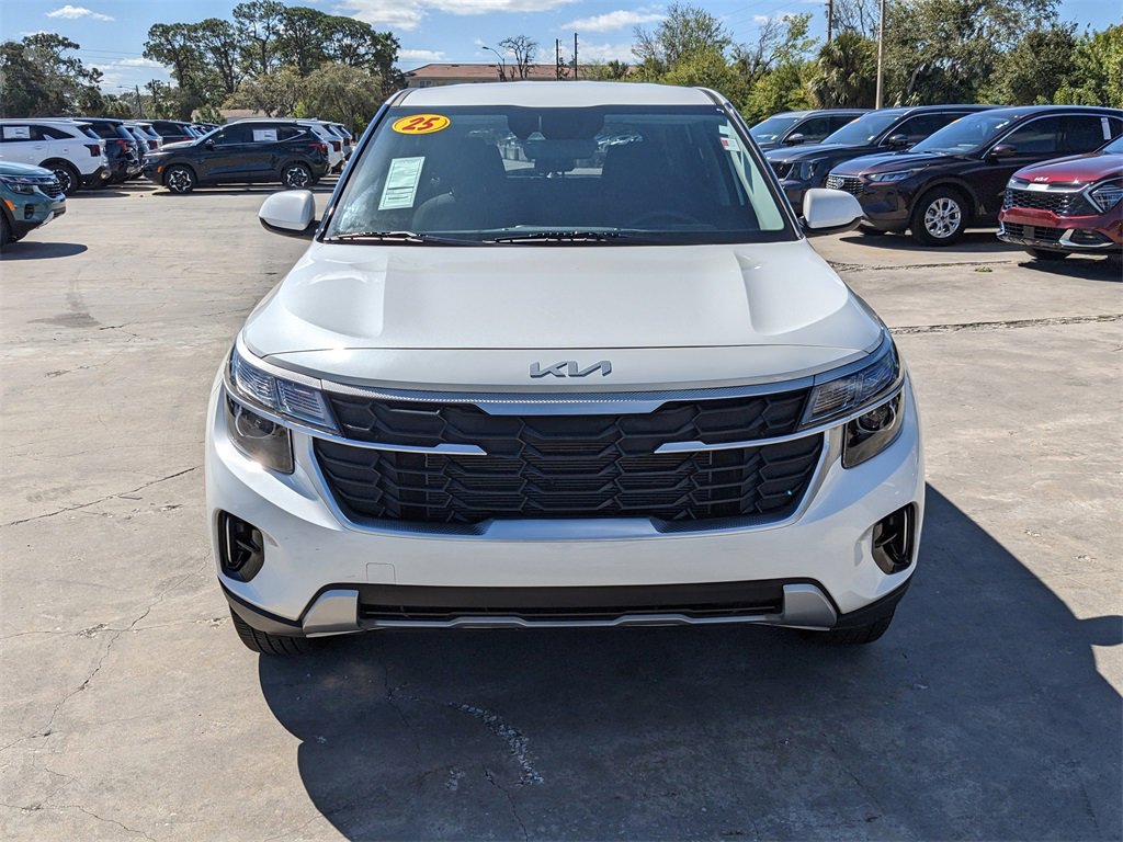 Certified 2025 Kia Seltos LX image 3