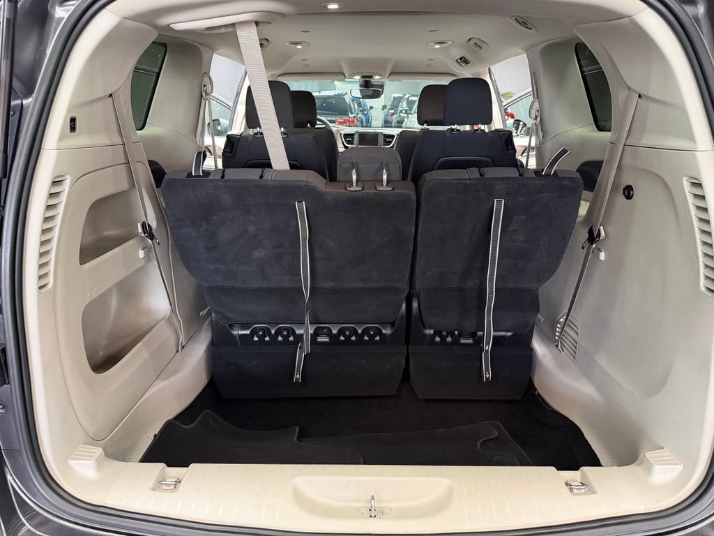Used 2023 Chrysler Voyager LX FWD image 41