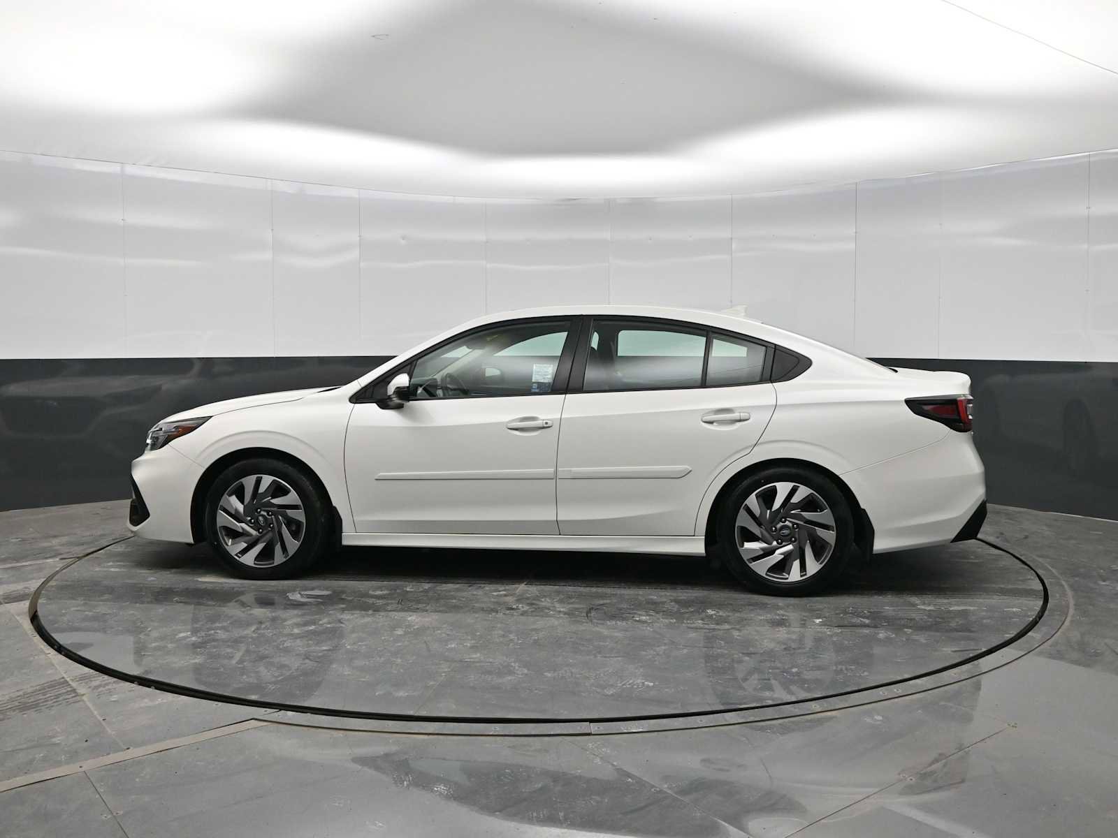 Used 2023 Subaru Legacy Limited image 5