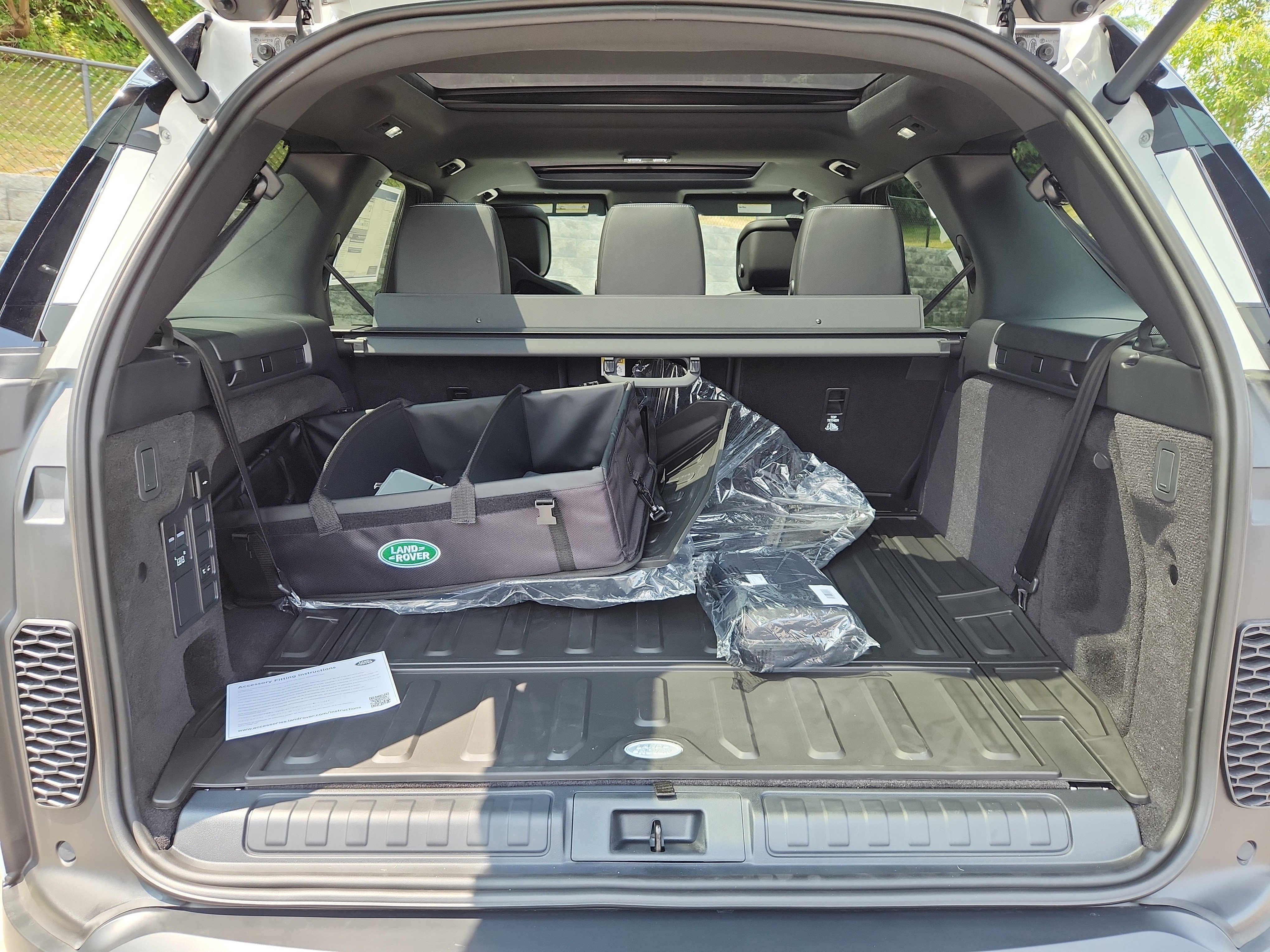 New 2025 Land Rover Discovery S image 13