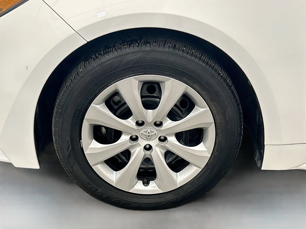 Used 2025 Toyota Corolla LE FWD image 26
