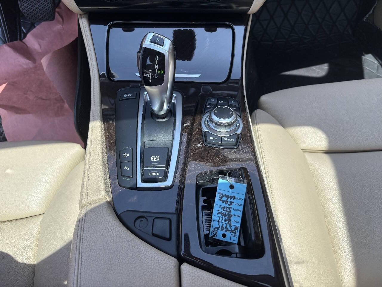 Used 2011 BMW 550i xDrive Sedan AWD/4WD image 6