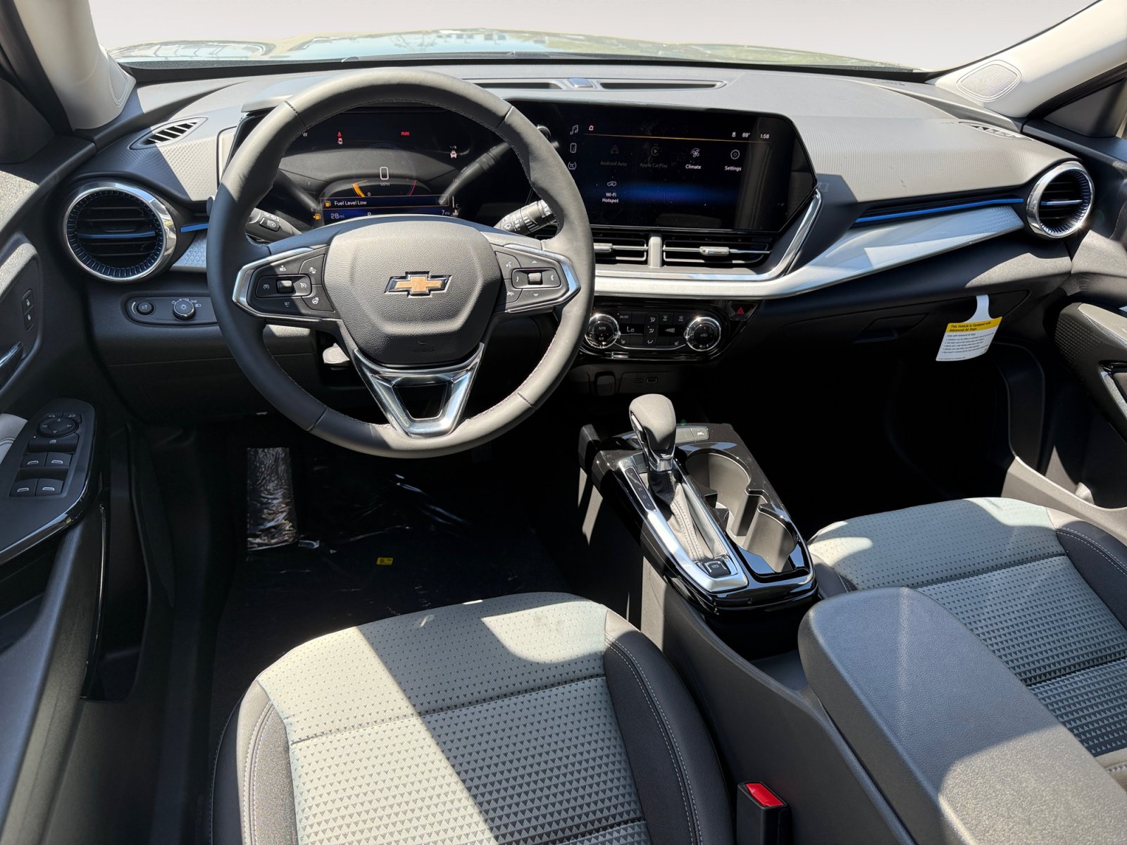New 2026 Chevrolet Trax LT w/ Sunroof Package FWD image 15