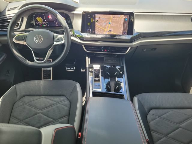 Used 2024 Volkswagen Atlas Peak Edition SEL AWD/4WD image 14