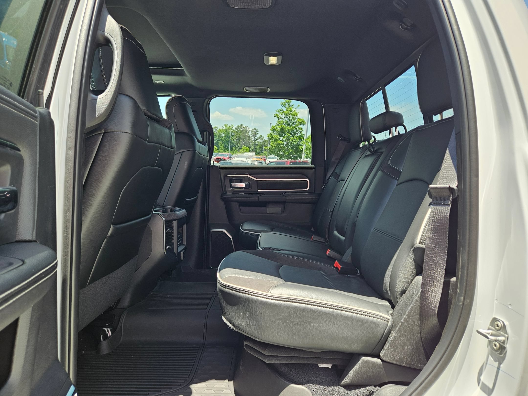 New 2026 RAM 2500 Laramie w/ Sport Appearance Package AWD/4WD image 22