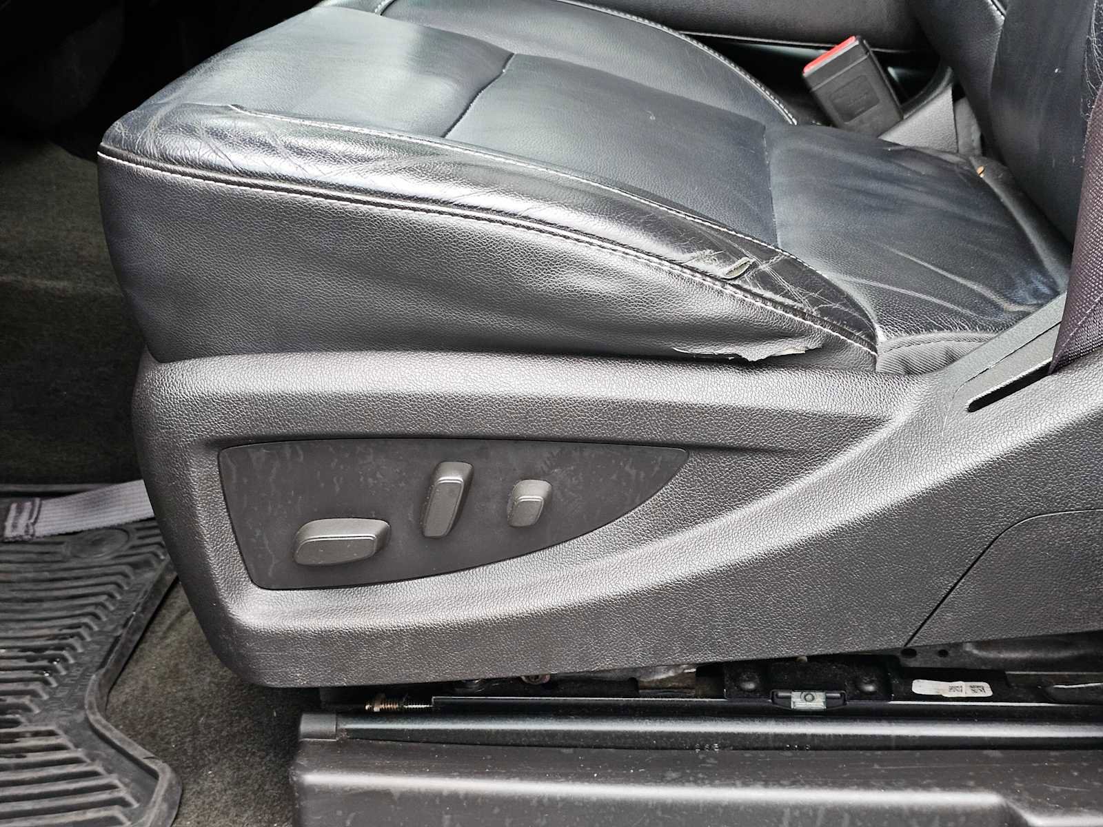 Used 2015 GMC Sierra 3500 SLT w/ Duramax Plus Package image 24