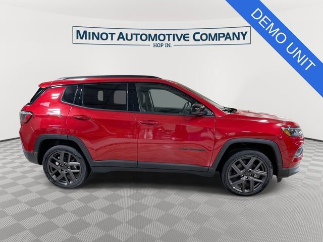 New 2026 Jeep Compass Latitude image 9