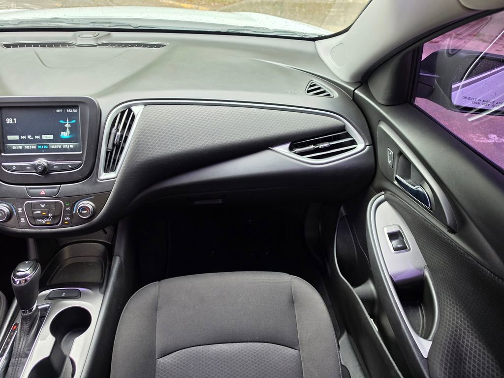 Used 2018 Chevrolet Malibu LS FWD image 17