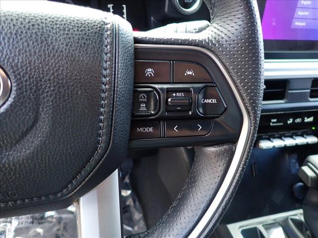 Used 2025 Toyota 4Runner SR5 AWD/4WD image 14