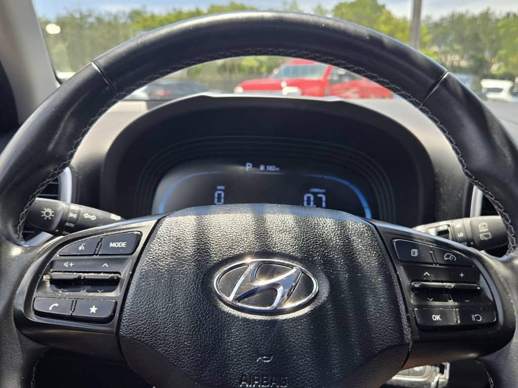 Used 2023 Hyundai Venue SEL FWD image 22