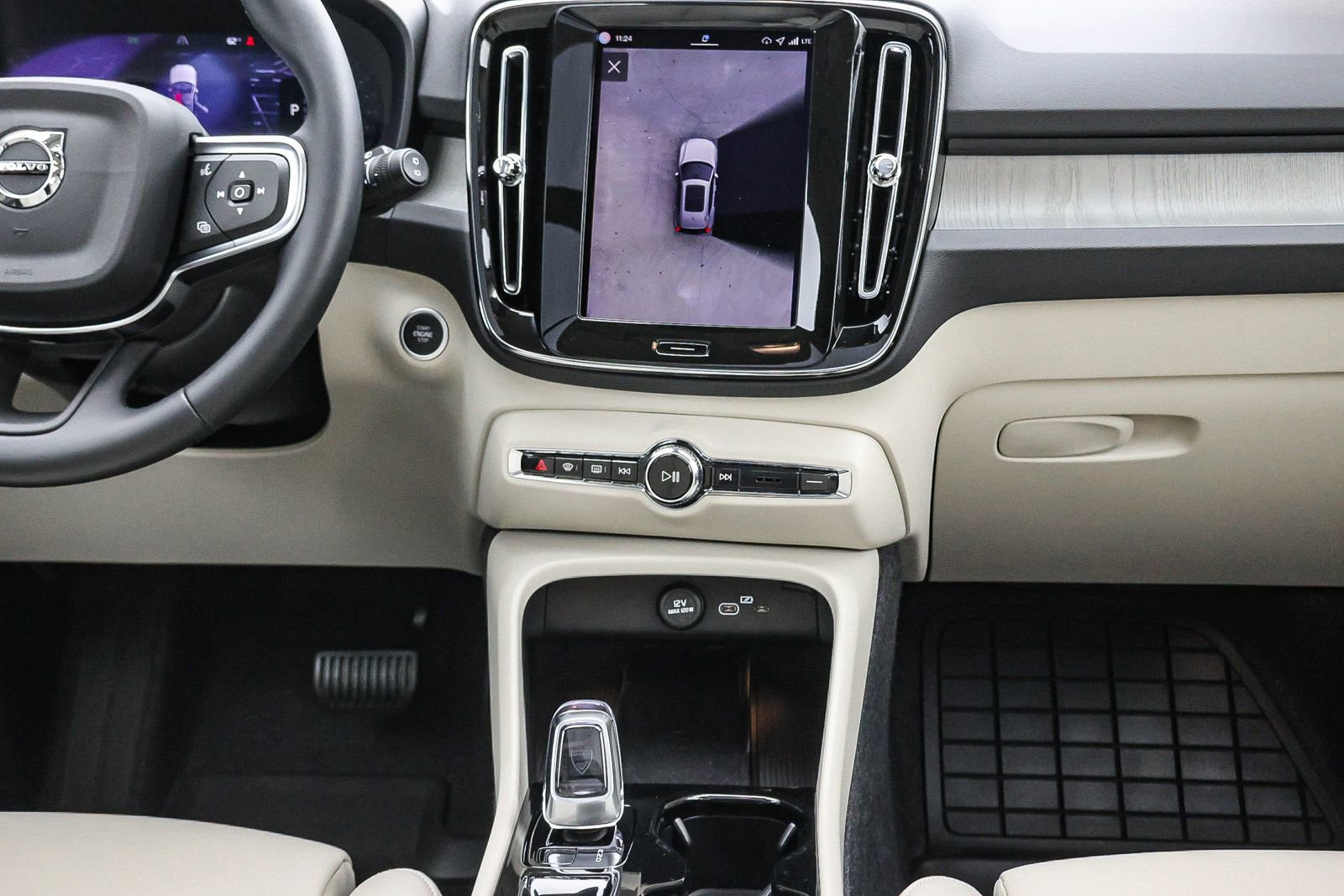 Used 2026 Volvo XC40 B5 Plus w/ Protection Package Premier image 24