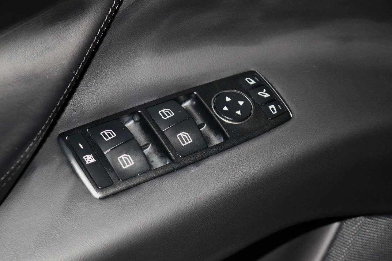 Used 2020 Tesla Model X image 70