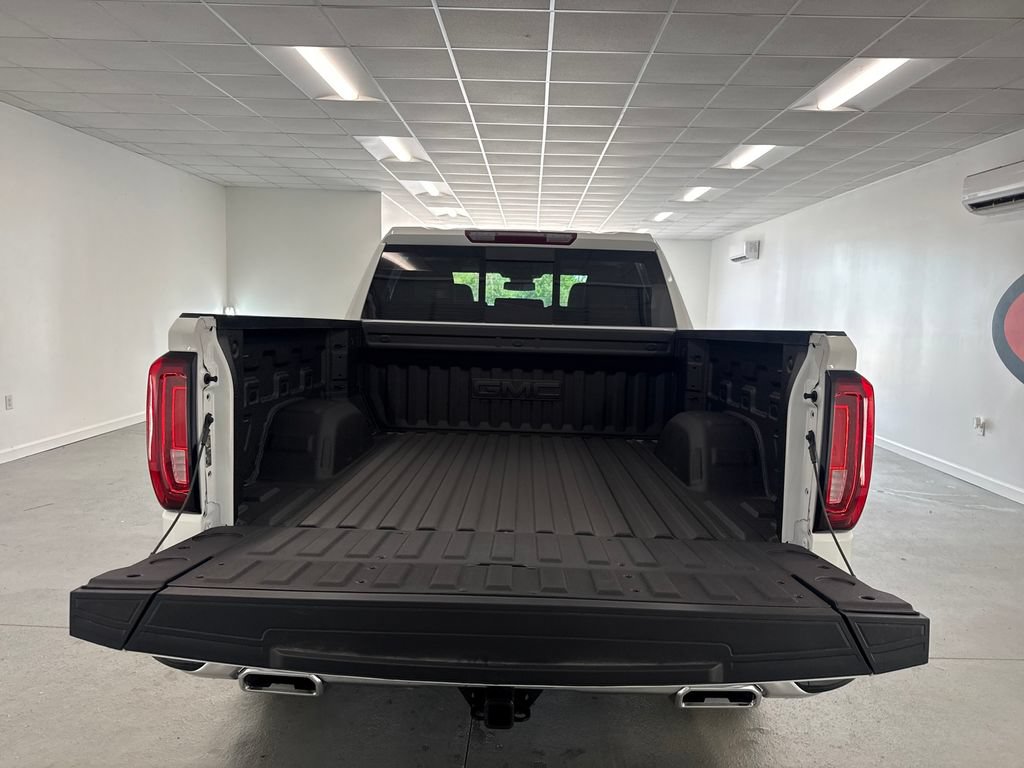 New 2026 GMC Sierra 1500 SLT w/ SLT Premium Package AWD/4WD image 9
