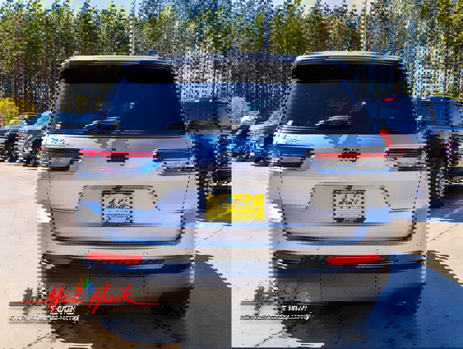 Used 2025 Jeep Grand Cherokee L Altitude image 7