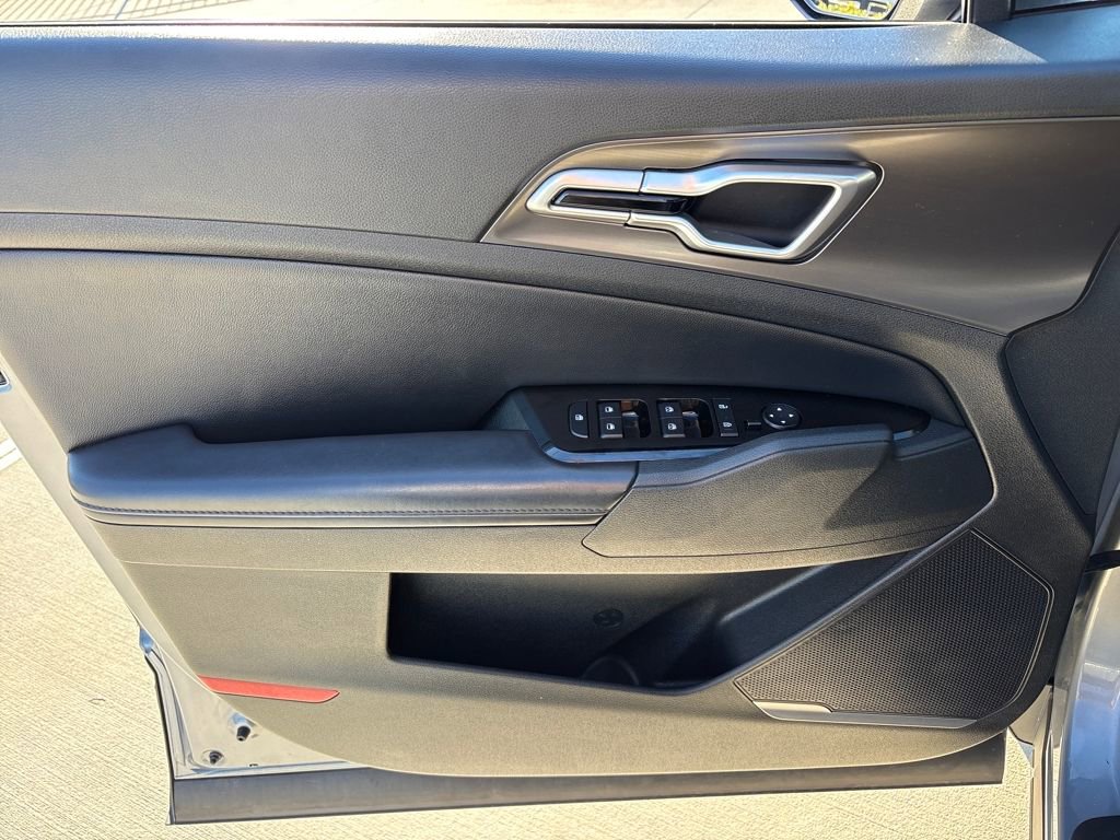 Used 2023 Kia Sportage EX image 15