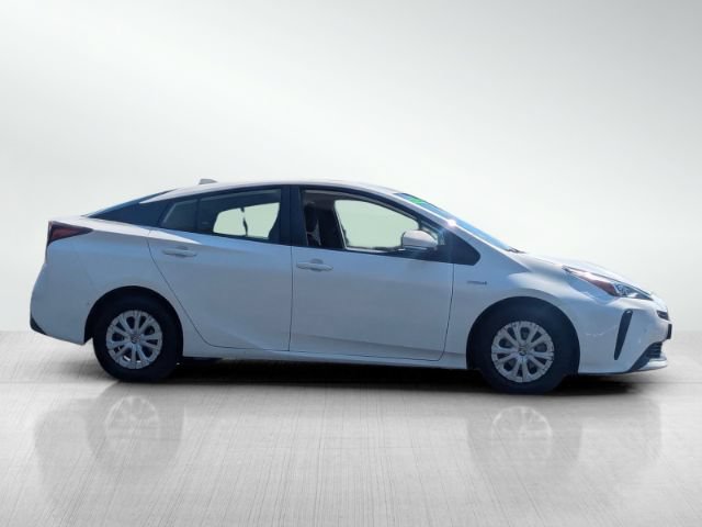 Used 2022 Toyota Prius LE FWD image 3