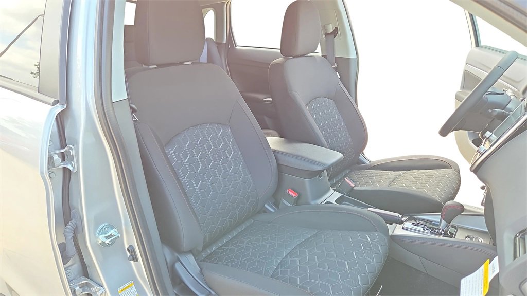 Used 2025 Mitsubishi Outlander Sport LE image 34