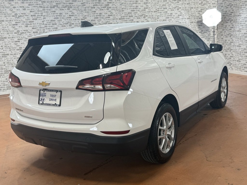Used 2024 Chevrolet Equinox LS w/ LS Convenience Package image 9
