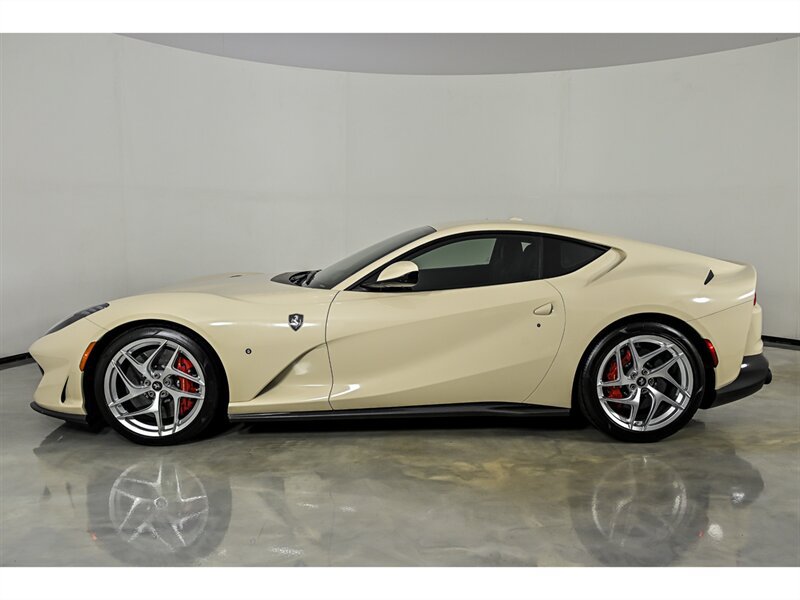 Used 2019 Ferrari 812 Superfast RWD image 6