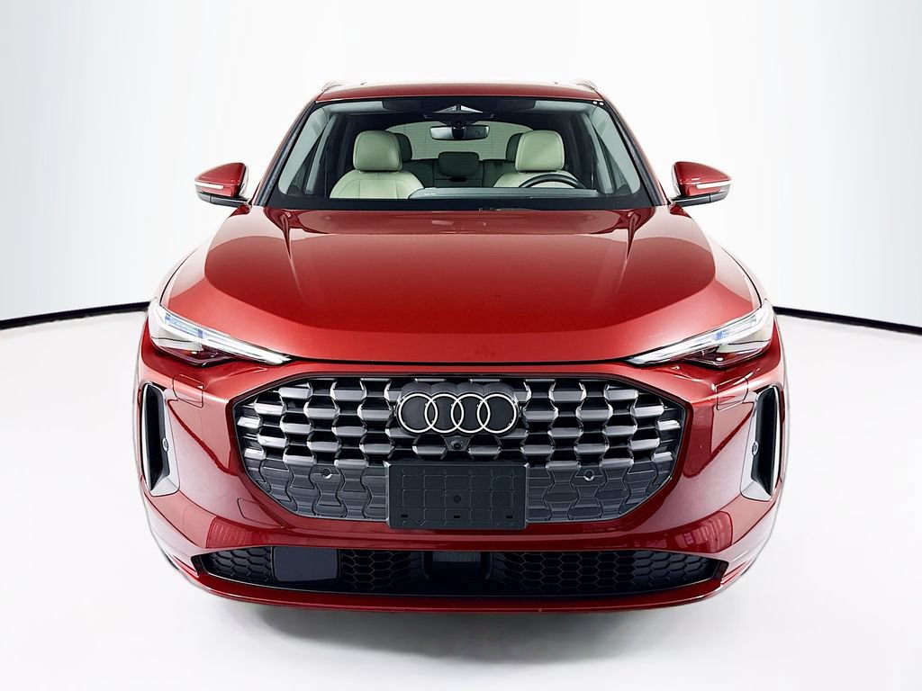 Used 2025 Audi Q5 Premium w/ Premium Plus AWD/4WD image 2